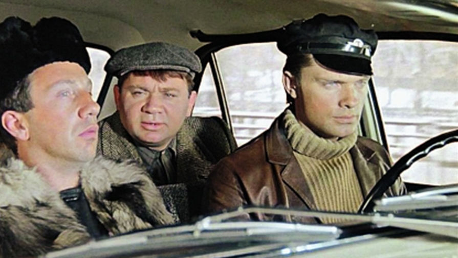 Эй, гаражданина! Ты туда не хади, ты сюда́ хади. А то снег башка попадет, савсэм мёртвый будешь. Какие фразы не из к/ф "Джентльмены удачи" ?