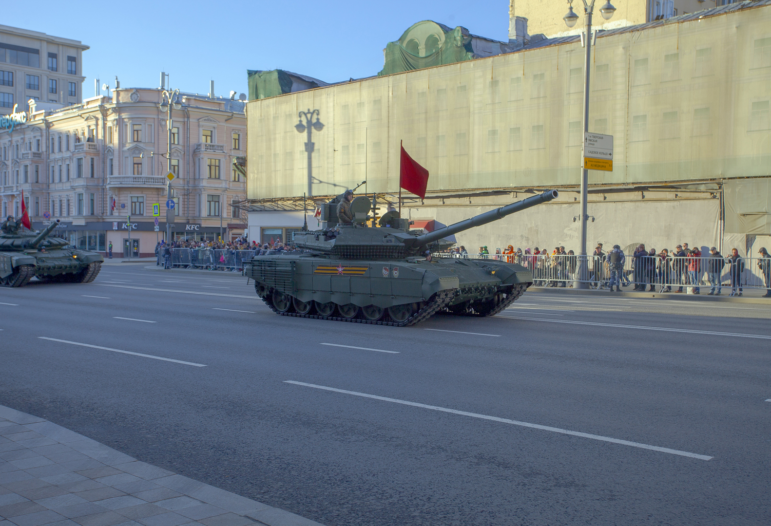 Военная техника на Тверской. Фотографии с репетиции дня Победы