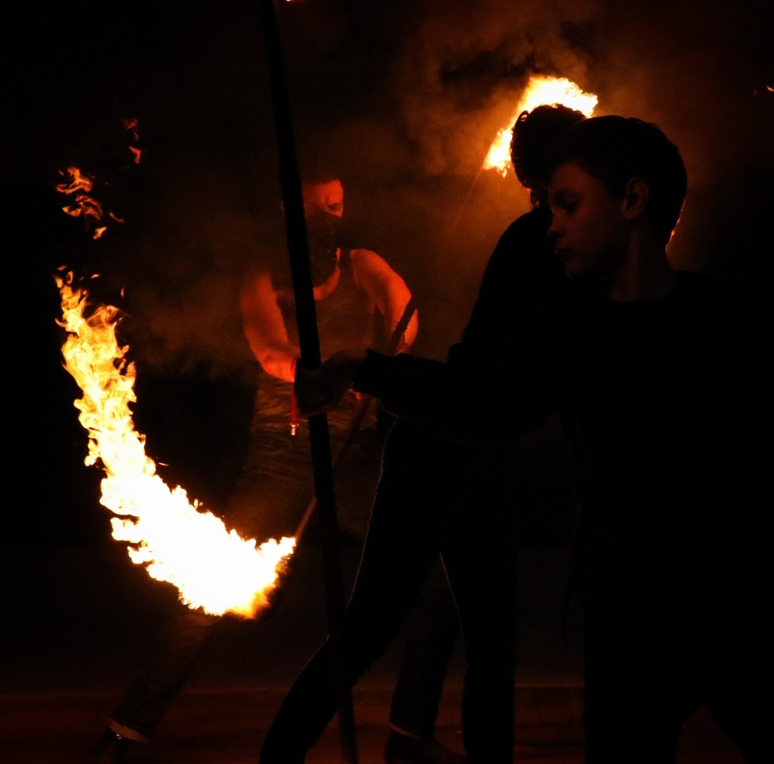 Огненное шоу: внутрянка (много фото)