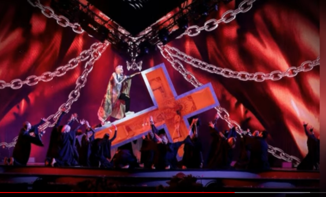 Киркоров. Пляски на кресте, нужно ли лишить за это званий и наград, а так же наказать штрафом 