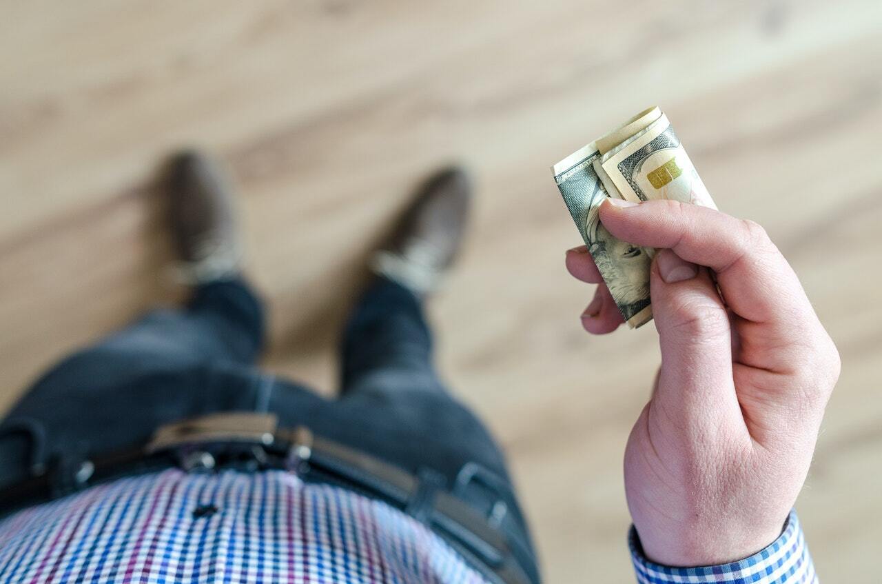 Евро вчера прыгал даже ниже 70-ти, про доллар - вообще молчу...