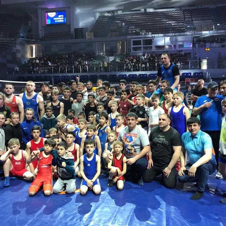 22 борца, воспитанники тренера @samirmamedov_1981 пгт.Сибирцево и другие спортсмены Черниговского района приняли участие в спортивной акции