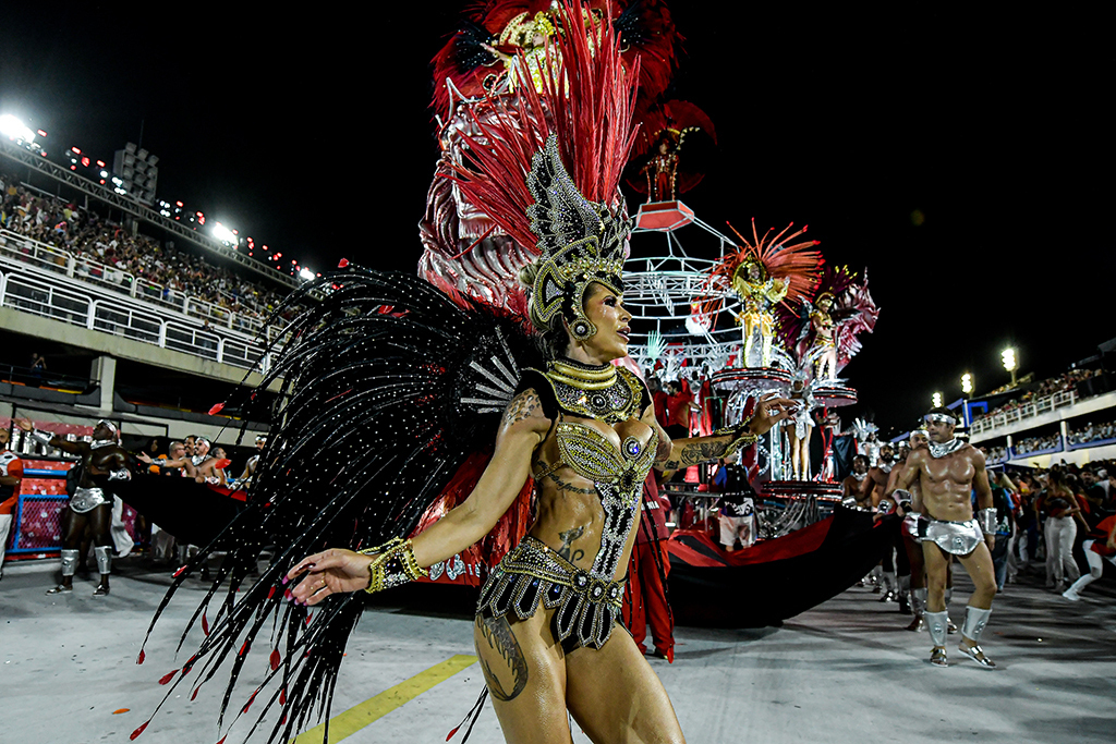  В Рио-де-Женейро прошли уличные карнавальные гуляния