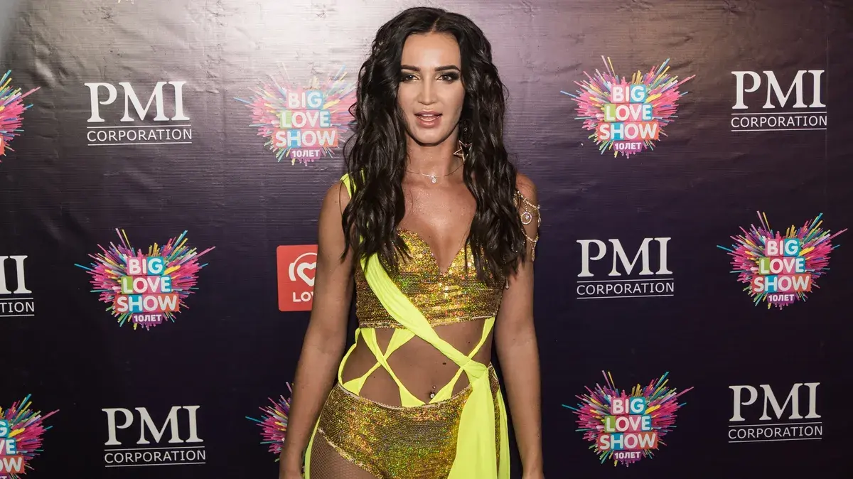 Ольга Бузова готовится к материнству по всем фронтам: в новой квартире уже сделала ванну для ребенка – с кем сегодня звезда шоу-бизнеса