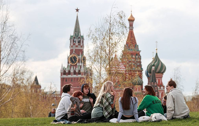 Как отдыхаем в июне 2022: празднование Дня России. 12 июня 2022 года: как работаем и отдыхаем в выходной? Когда выходить на работу?