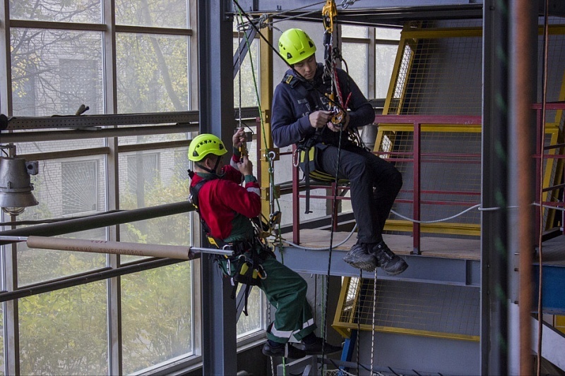 Охрана труда при выполнении работ на высоте: общие положения