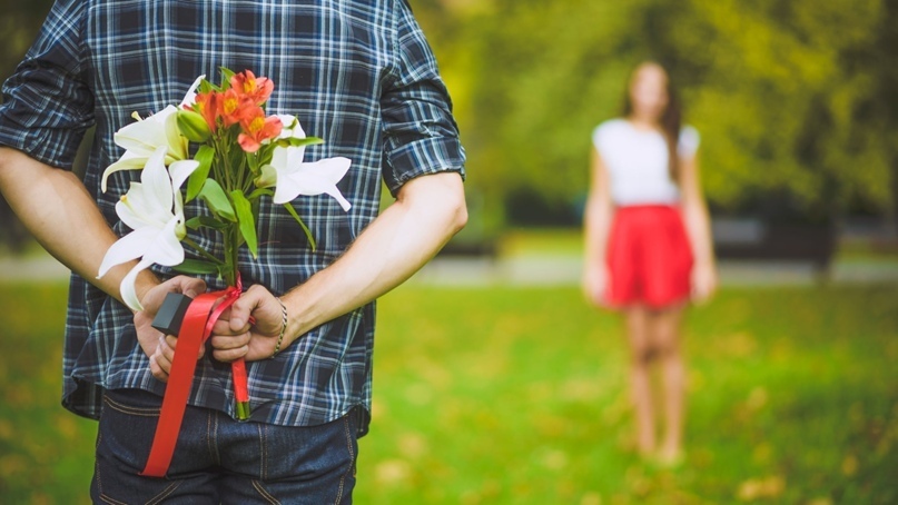 Парень потребовал…