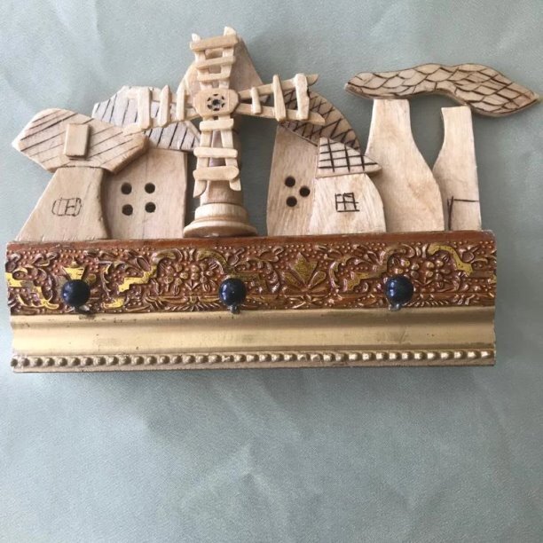 Когда приходишь домой куда ты кладешь ключи? Тебе повезло, если ты их никогда не терял дома. А если все время ищешь ключи? Тебе поможет КЛЮЧНИЦА