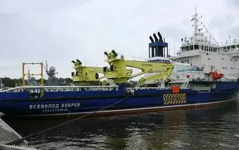 Что произошло с российским кораблем «Всеволод Бобров»? Киев заявил, что нанес по нему удар. Что ответила Москва?