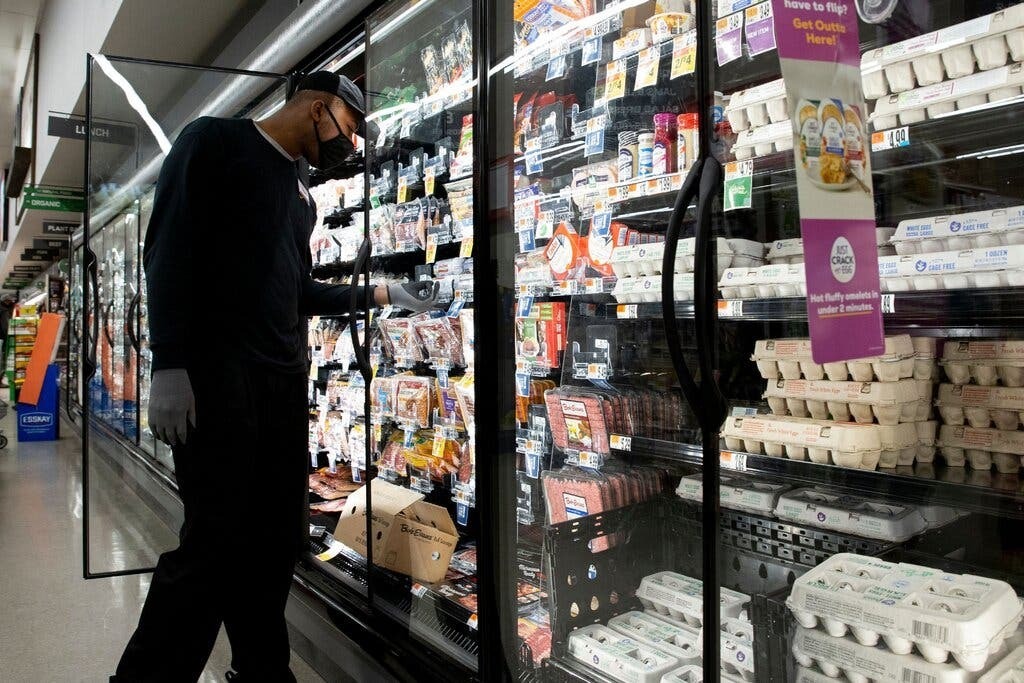 New Hork Times сообщает.Поскольку инфляция толкает цены на продукты, покупатели говорят ‘Ой’