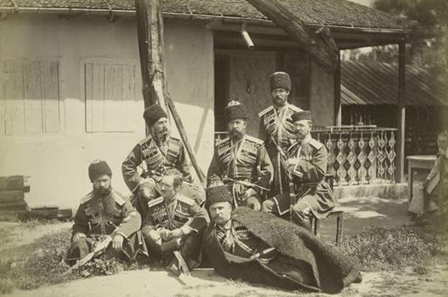 От стрельцов до казаков. Кто и как охранял русских царей?