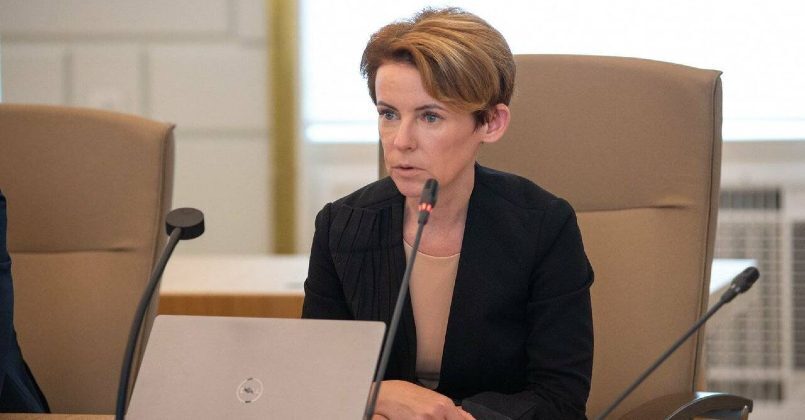 Глава МВД Латвии потеряла пост из-за ситуации с Памятником Освободителям Риги 16 мая