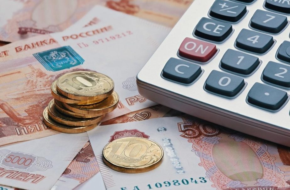 Пенсии и зарплаты с 1 июня 2022 г. На сколько повысят оклады и пенсии по поручению Путина и Правительства