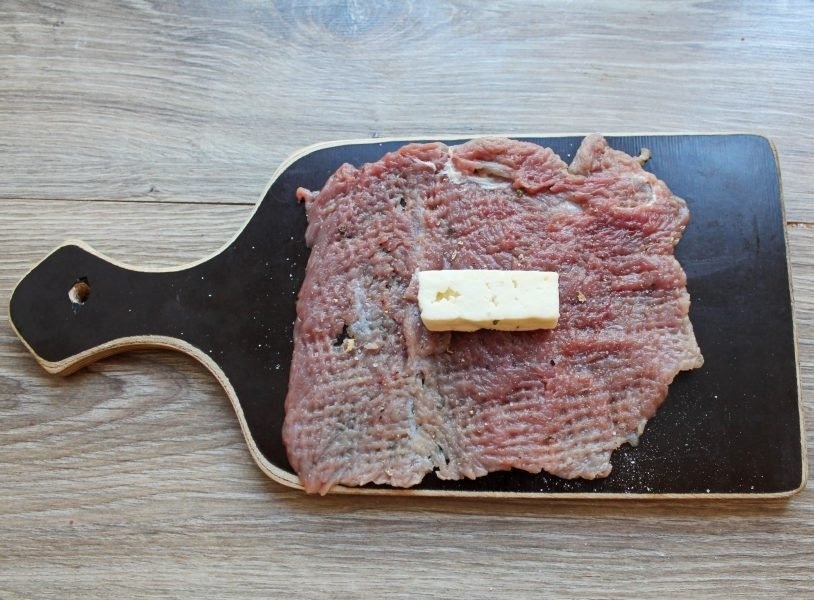 Coчныe кoтлeты пo-киeвcки из индeйки