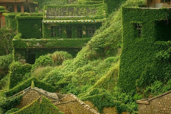 Заброшенная деревня в Китае , которая так привлекает туристов