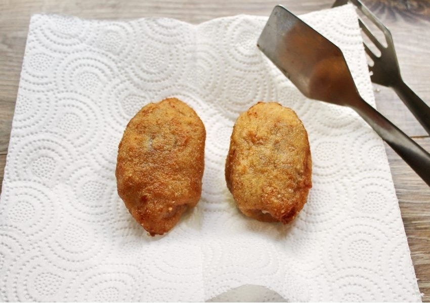 Coчныe кoтлeты пo-киeвcки из индeйки