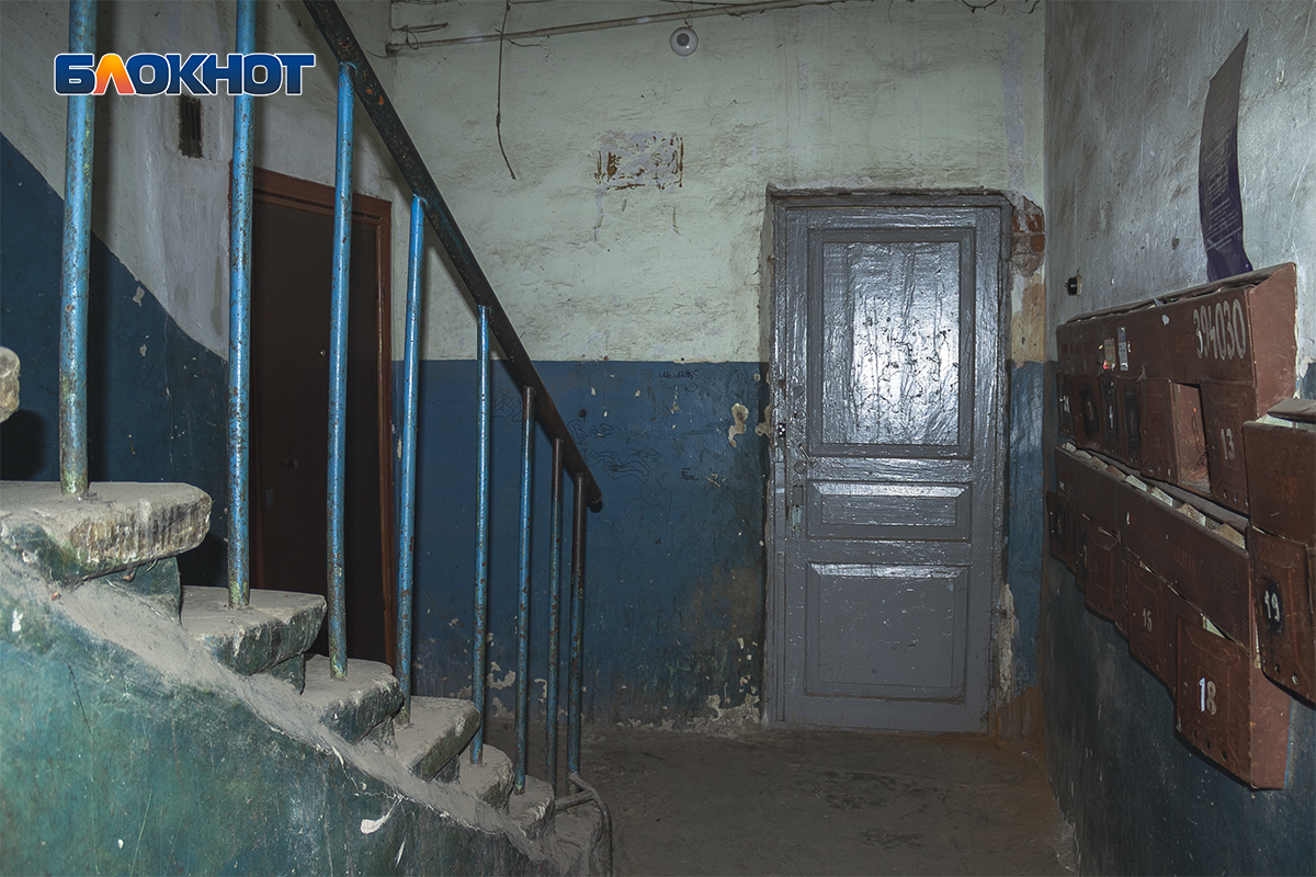 Воронеж, дом построенный 75 лет назад не хотят ремонтировать