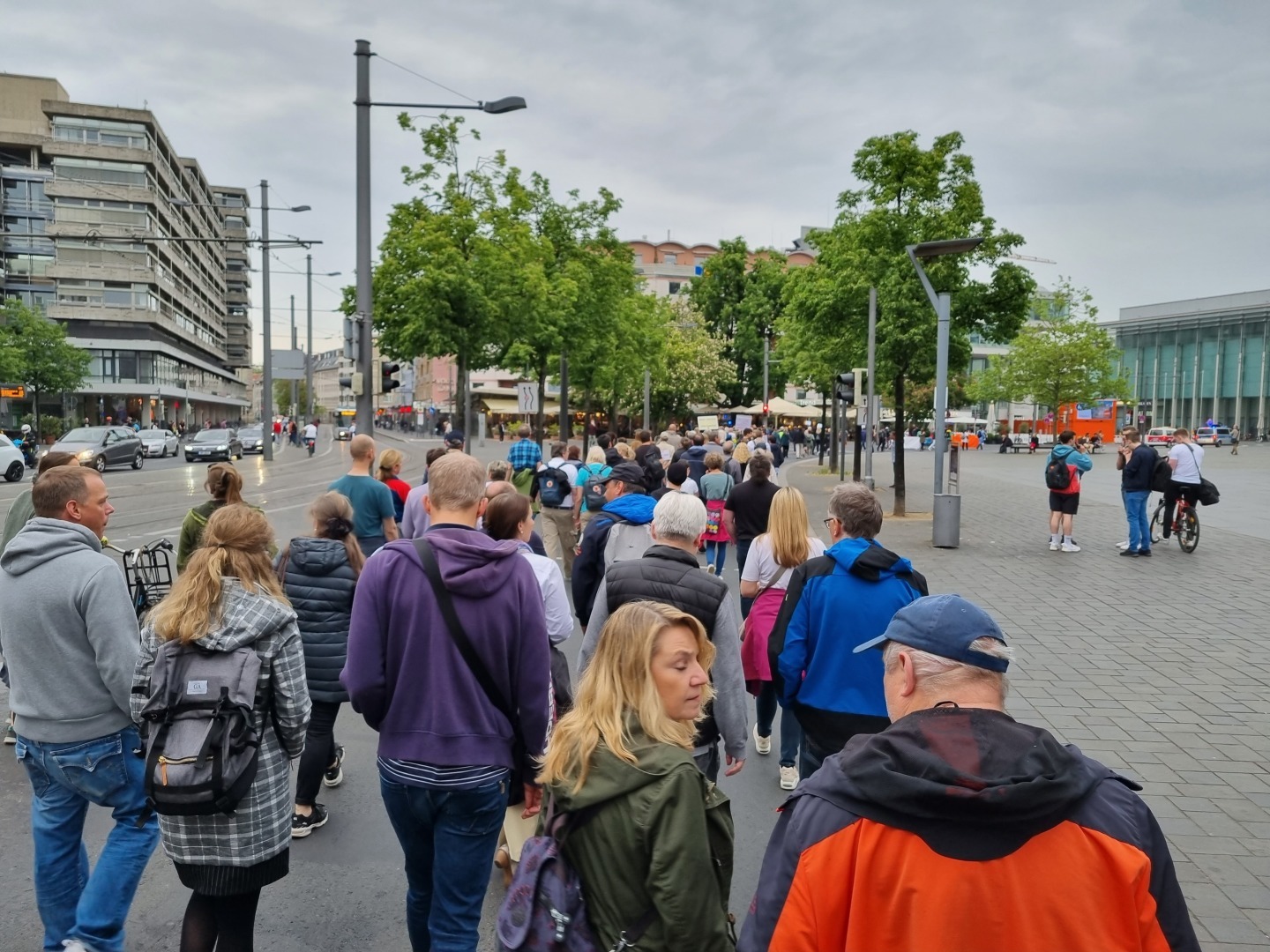 Митинги в Брауншвейге, несмотря на ослабление коронавирусных ограничений продолжаются. Меняются и лозунги