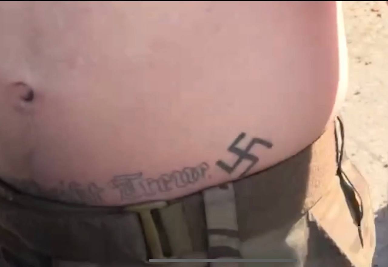 Фото азовцев с нацистской символикой из мариуполя