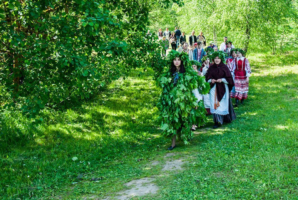 Праздник зеленых. Зеленые Святки Русальная неделя. Семик Русальная неделя. Наряды на Троицу. Фотосессия Троица.