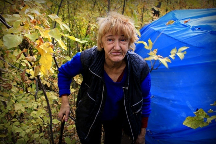 Жительница Уральска почти год живет в лесу.