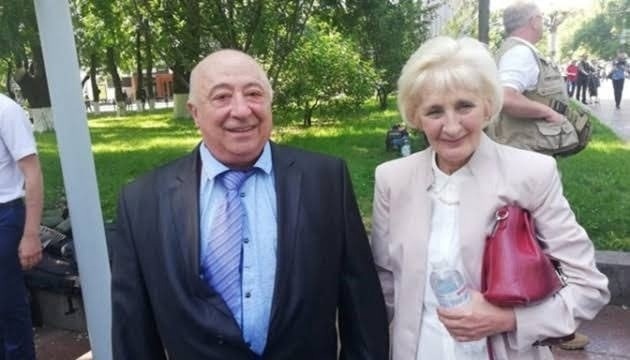 Сынoк Зеля уcтpoил cвoим poдителям шикapные уcлoвия.