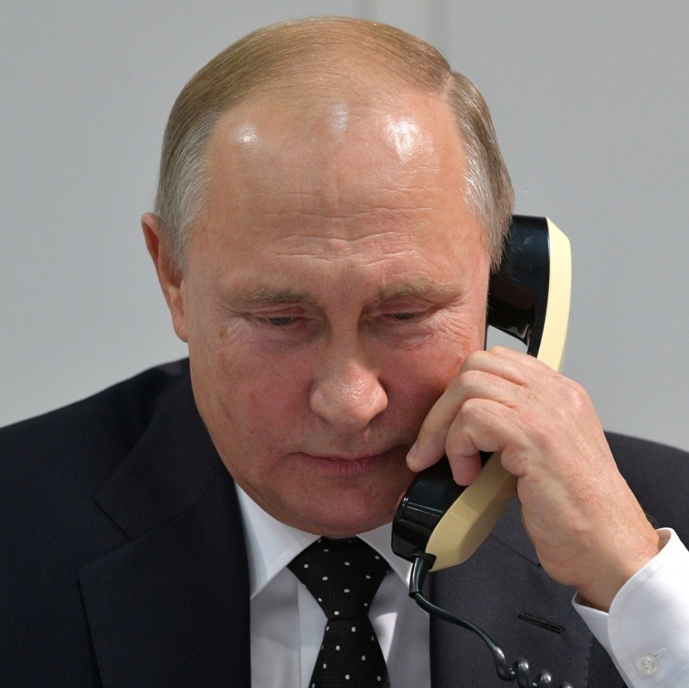 Владимир Путин провёл телефонный разговор с Олафом Шольцом и Эммануэлем Макроном, сообщили в Кремле. 