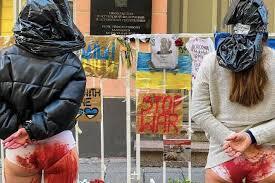 Всех на улицу, хватит! Ужас украинских беженцев! В Европе беженцев из Украины выгоняют из отелей и гостиниц. "Медовый месяц" окончен. Халява тоже