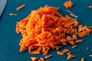 Кунжутный салат у бассейна