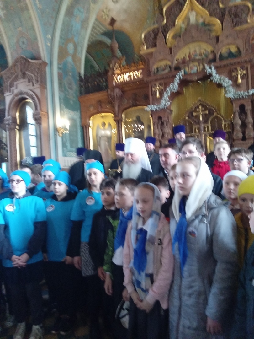 Вера без дела мертва есть!-Так написано за Храме, где сегодня вели службу Митрополит Тихон и Епископ Иннокентий Владимирской Метрополии. Было мощно!