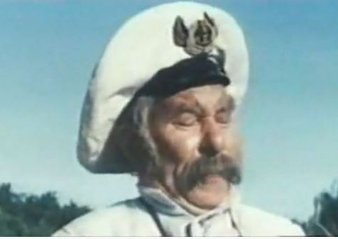 Фильм о чрезмерной опеке, о трусливом и нерешительном мальчике, который однажды, находит болтик обладающий волшебной силой.. (1986г) Фильм?