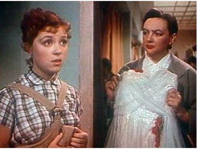 Катя едет завоевывать Москву и на вокзале встречает молодого строителя Пашу... Музыкальный фильм 1958г. Название?