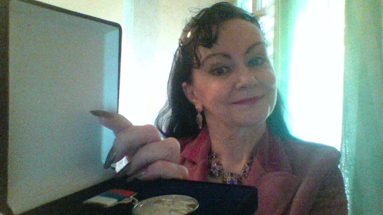 Памятная медаль дороже золота. Награждение медалью "Фёдор Достоевский 200 лет". 