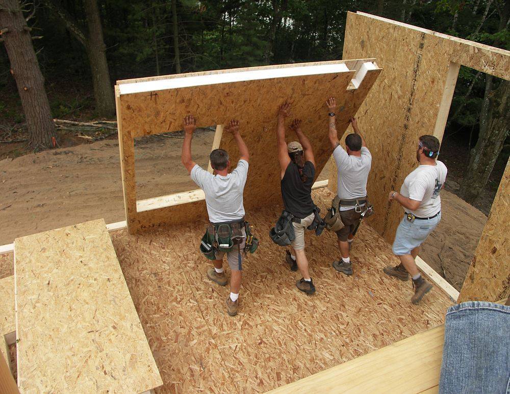 «Своими силами» Мишустин одобрил льготную ипотеку для строительства частного дома без подряда