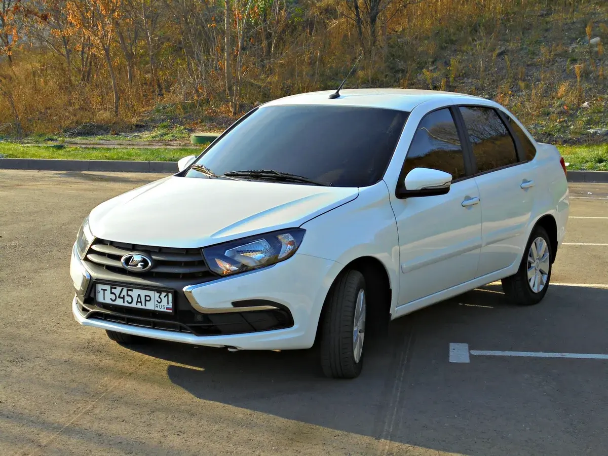 "Упрощенным" моделям Lada Granta будет запрещен выезд за пределы России"!