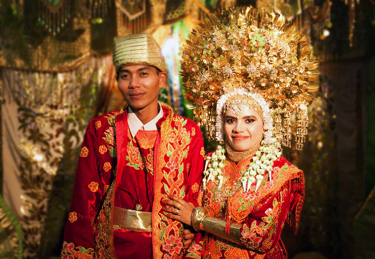 Современный матриархат: от мужа все деньги и внимание, за уклонение – развод из уст тёщи. Есть и такое ещё на планете