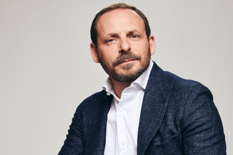 Сооснователя и главу «Яндекса» Аркадия Воложа внесли в санкционный список ЕС — акции компании рухнули на 14 %