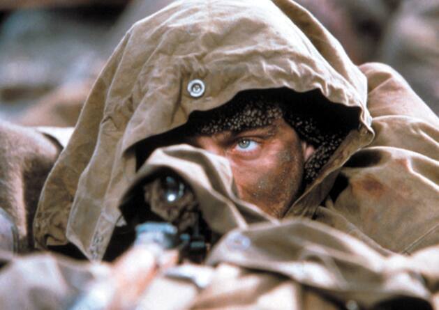 Охотники без жалости: В Сталинграде снайпер Василий Зайцев становится красной легендой