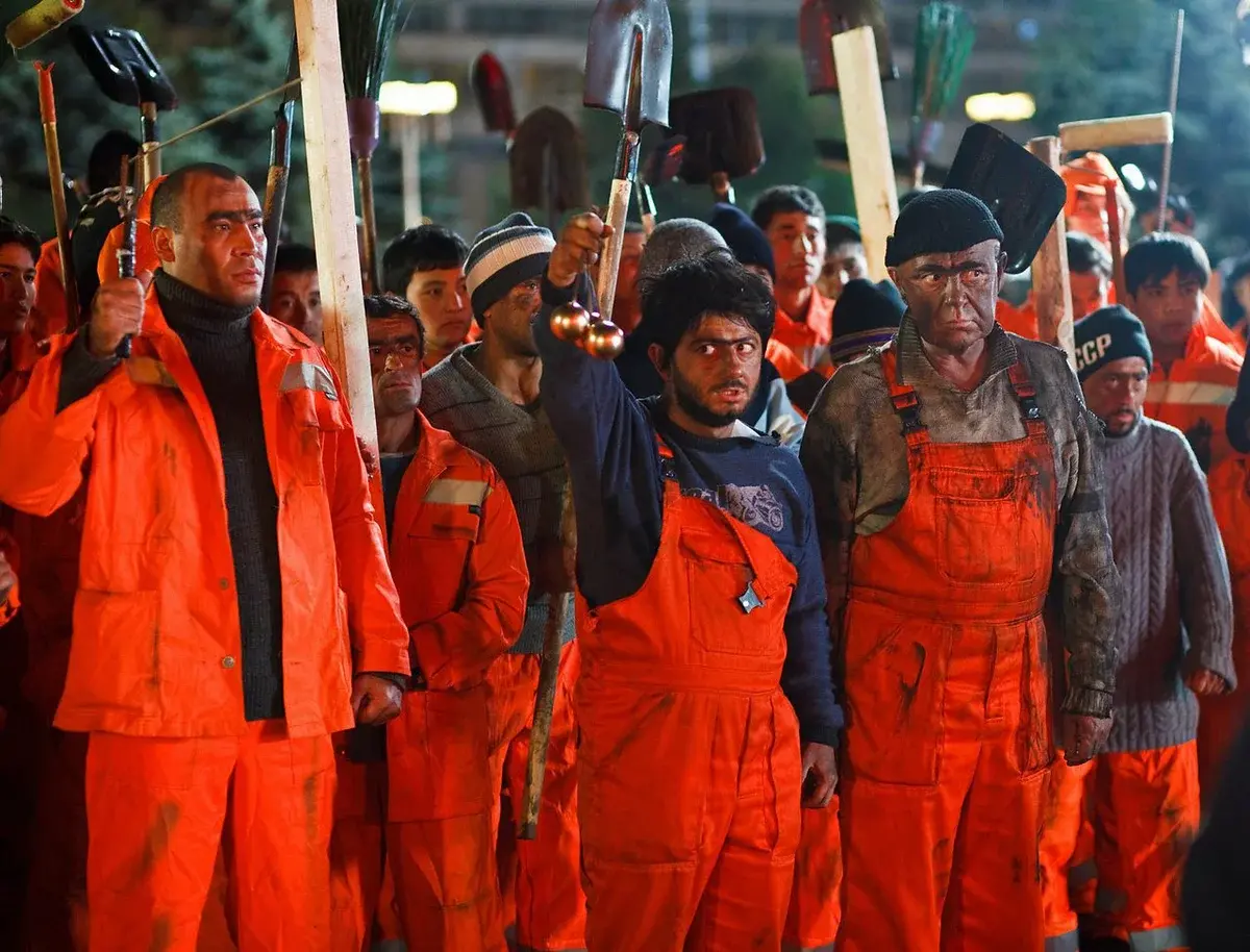 Когда поймали на выплате зарплаты своим иностранным работникам наличными деньгами, а не путем перечисления на банковский счет