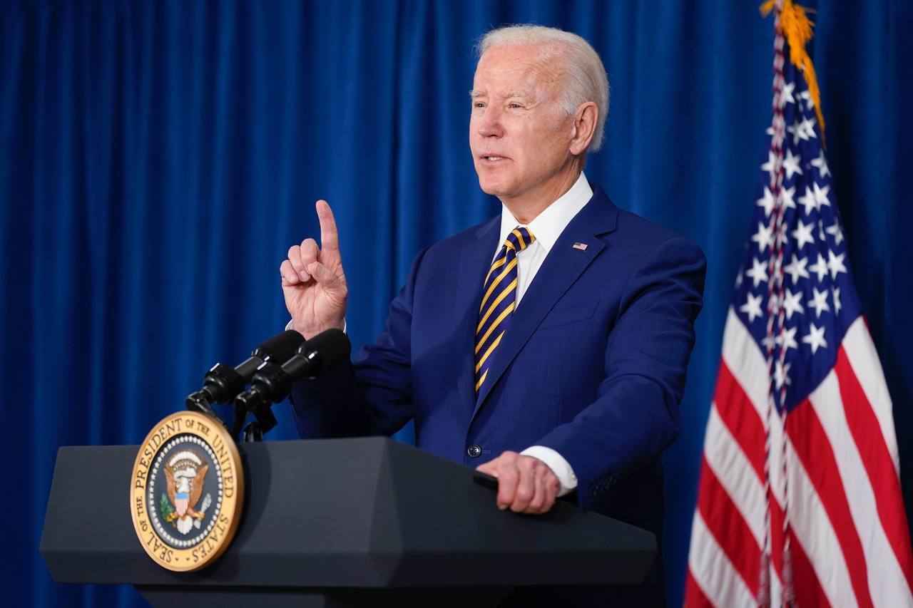 Байден объявил режим ЧС в связи с угрозой нехватки..