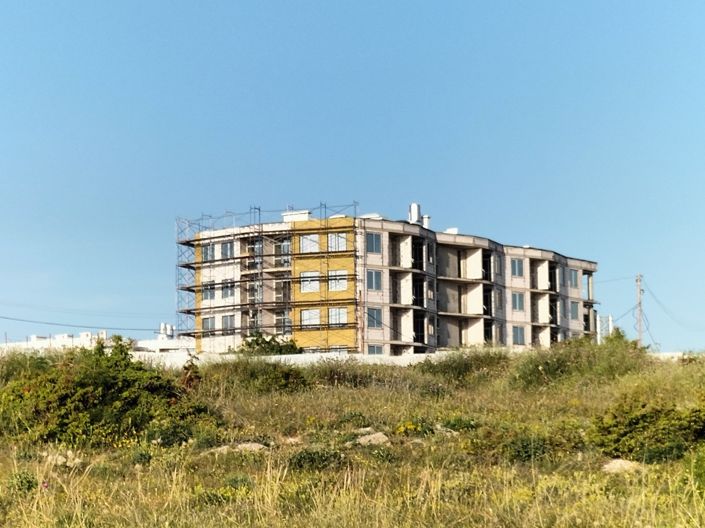 Дорого ли жить у моря? Реальные цены квадратного метра жилья у моря в Крыму на 2022 год. Конкретные примеры квартир и ЖК в Севастополе