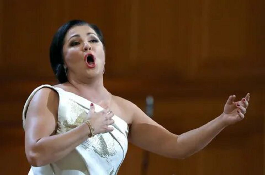 Три стула Анны Нетребко