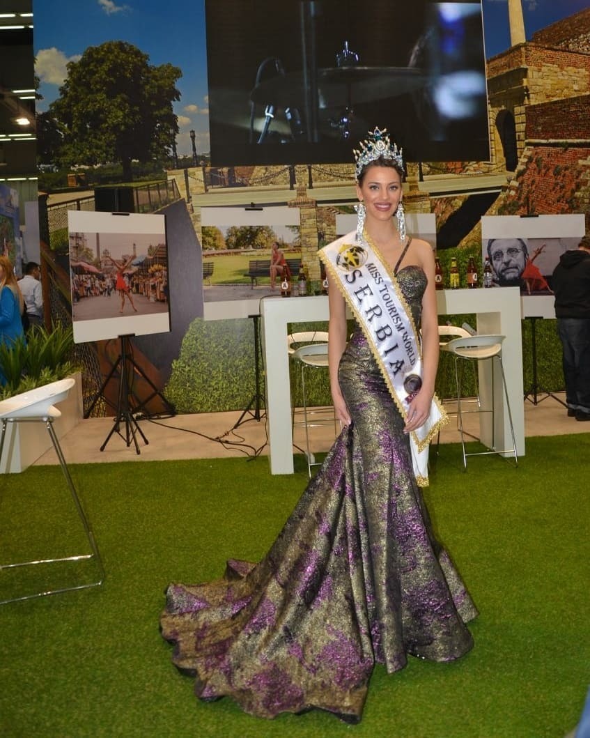 Сара Митич (красивые девушки и женщины)