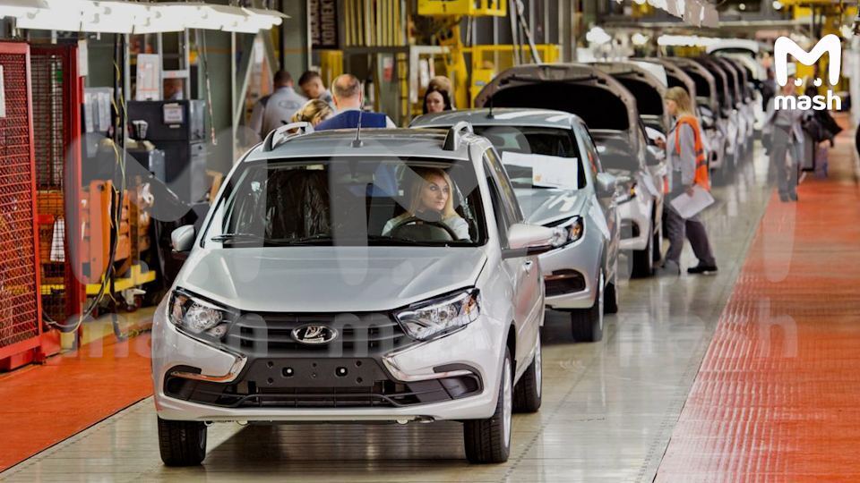 На заводе АвтоВАЗа, который не работал с конца апреля, выпустили первые Лады-голодранцы