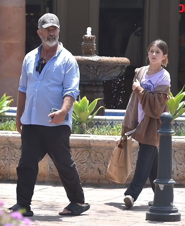 Новое фото 66-летнего Мела Гибсона в июне 2022: как выглядит актер сейчас? Актер и его дочь на отдыхе в Малибу попали на фото