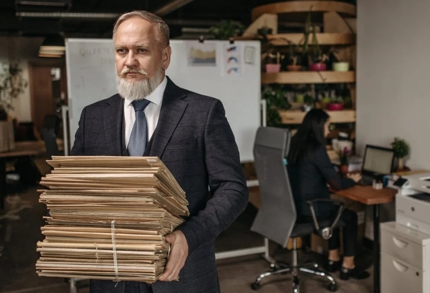 Законно ли меня увольняют по истечению срочного трудового договора?