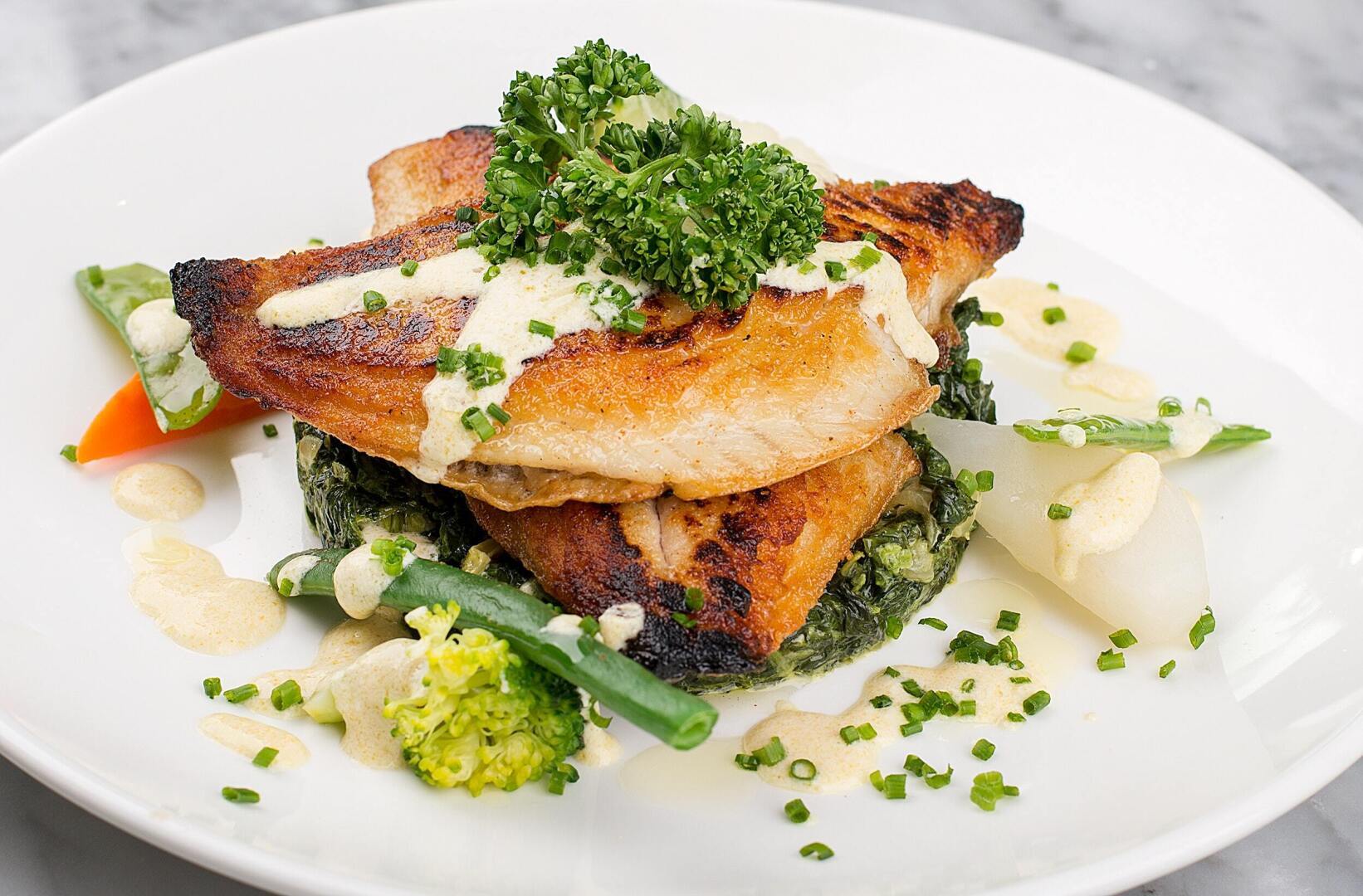 Сливочный соус к мясу птицы или к рыбе.