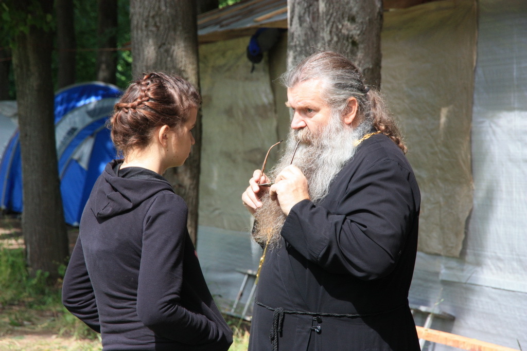 Праздник «Родительское» перед Троицей. Какие цветы нужно приносить к усопшим на могилу.