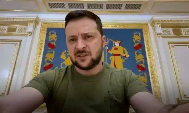 Это самый влиятельный человек по версии читателей журнала Time. Он ПРОСИТ других влиятельных людей из этого списка повлиять на человека...