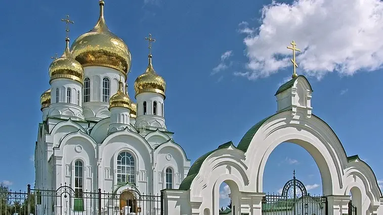 О чем просят Бога в двунадесятый праздник - Троица 12 июня : можно ли работать, как правильно прожить – и как его не прогневить в день Отца, Сына?